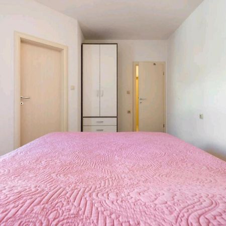 Amazing Apartment In Selca With Wifi ภายนอก รูปภาพ