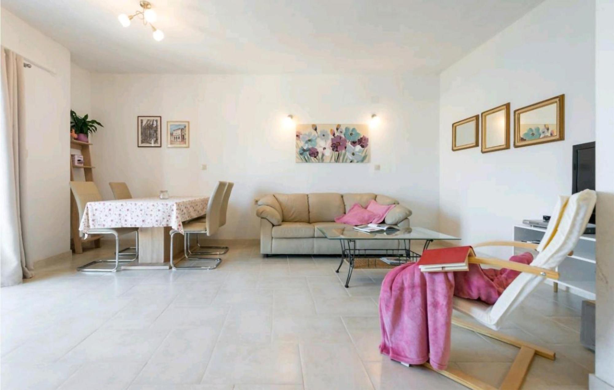 Amazing Apartment In Selca With Wifi ภายนอก รูปภาพ