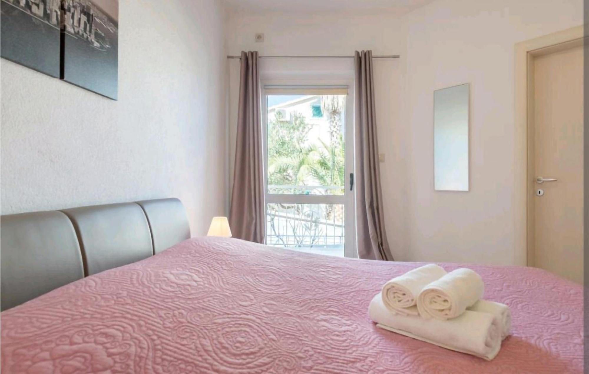 Amazing Apartment In Selca With Wifi ภายนอก รูปภาพ