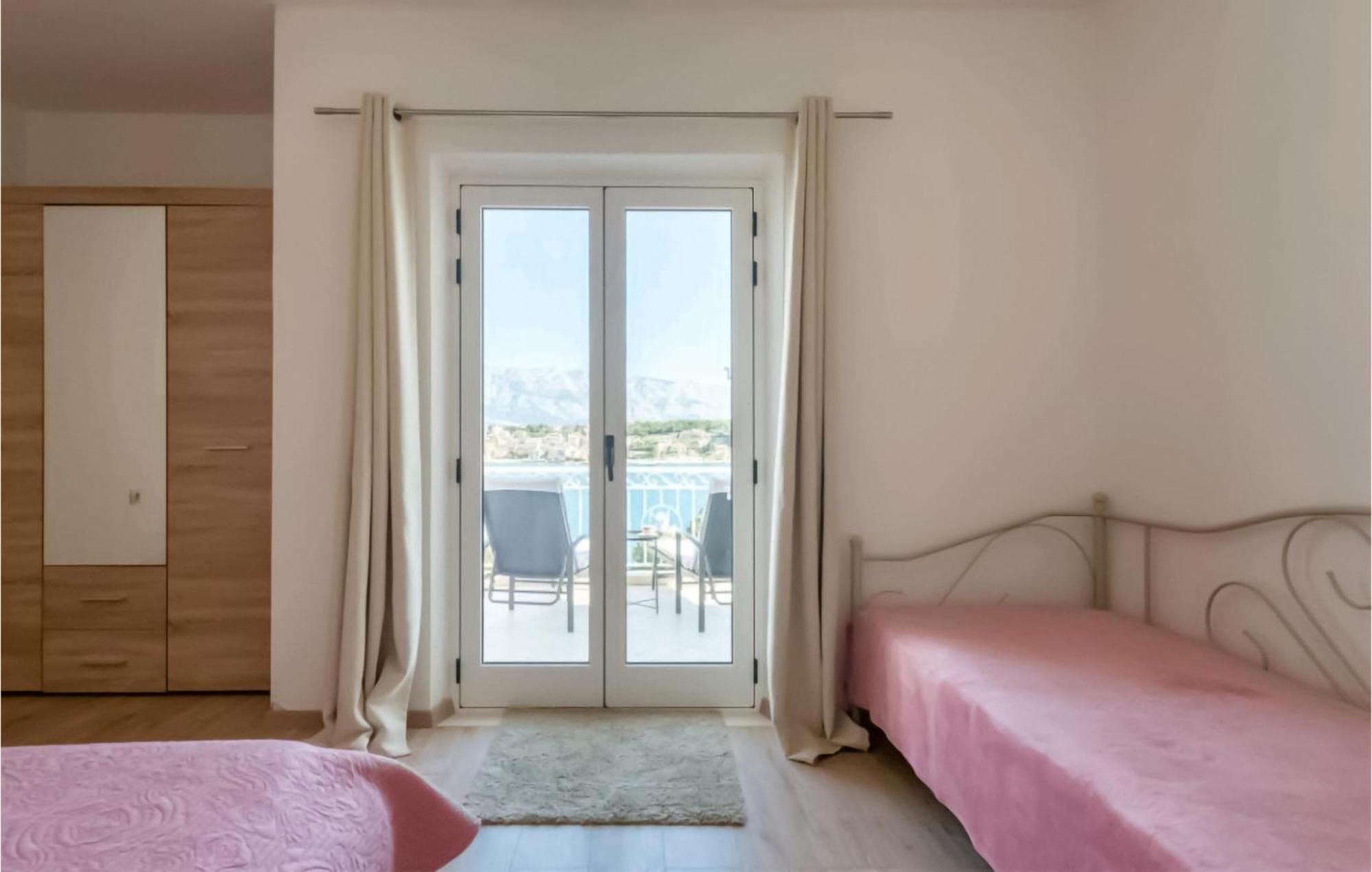 Amazing Apartment In Selca With Wifi ภายนอก รูปภาพ