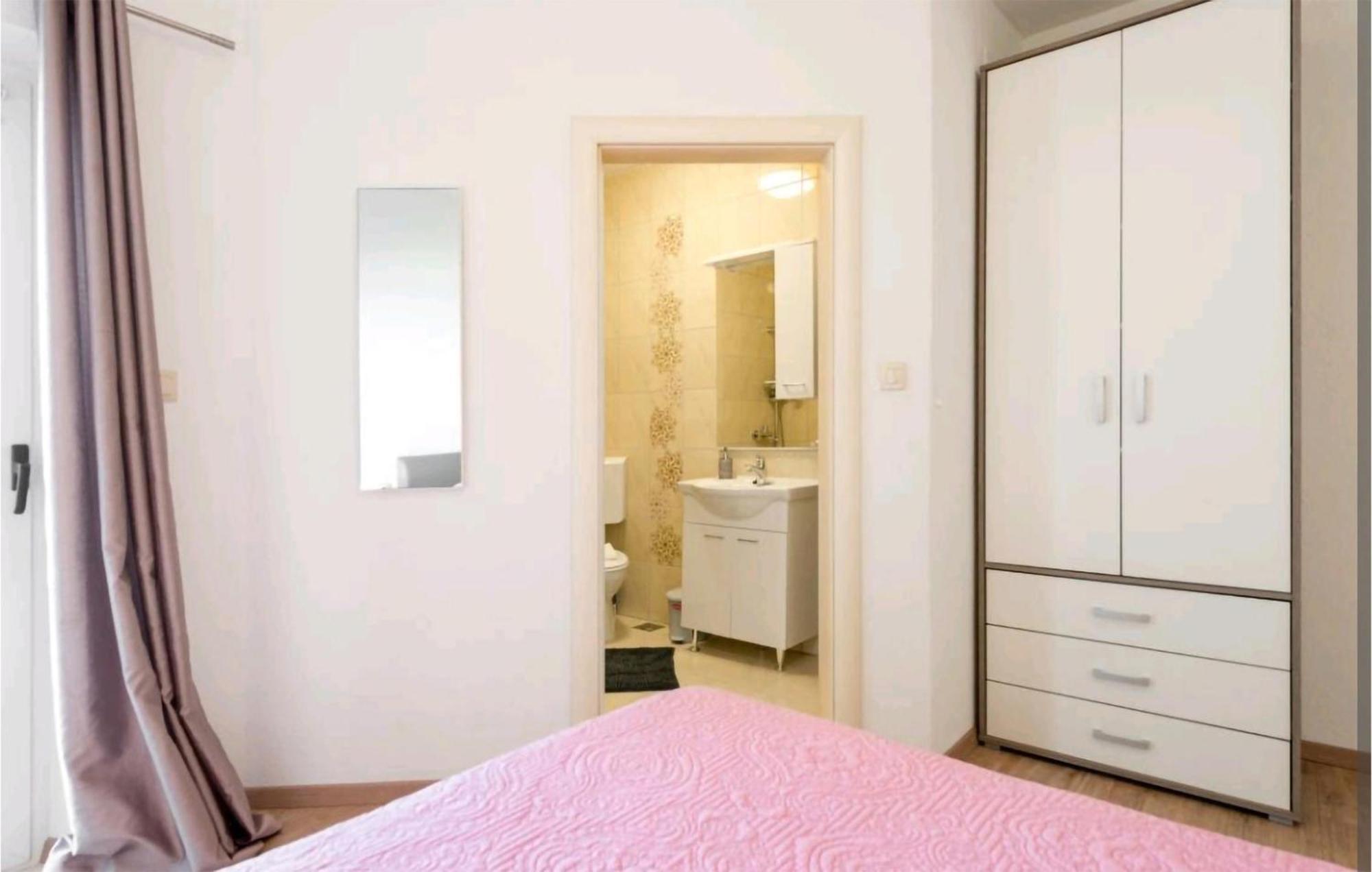Amazing Apartment In Selca With Wifi ภายนอก รูปภาพ