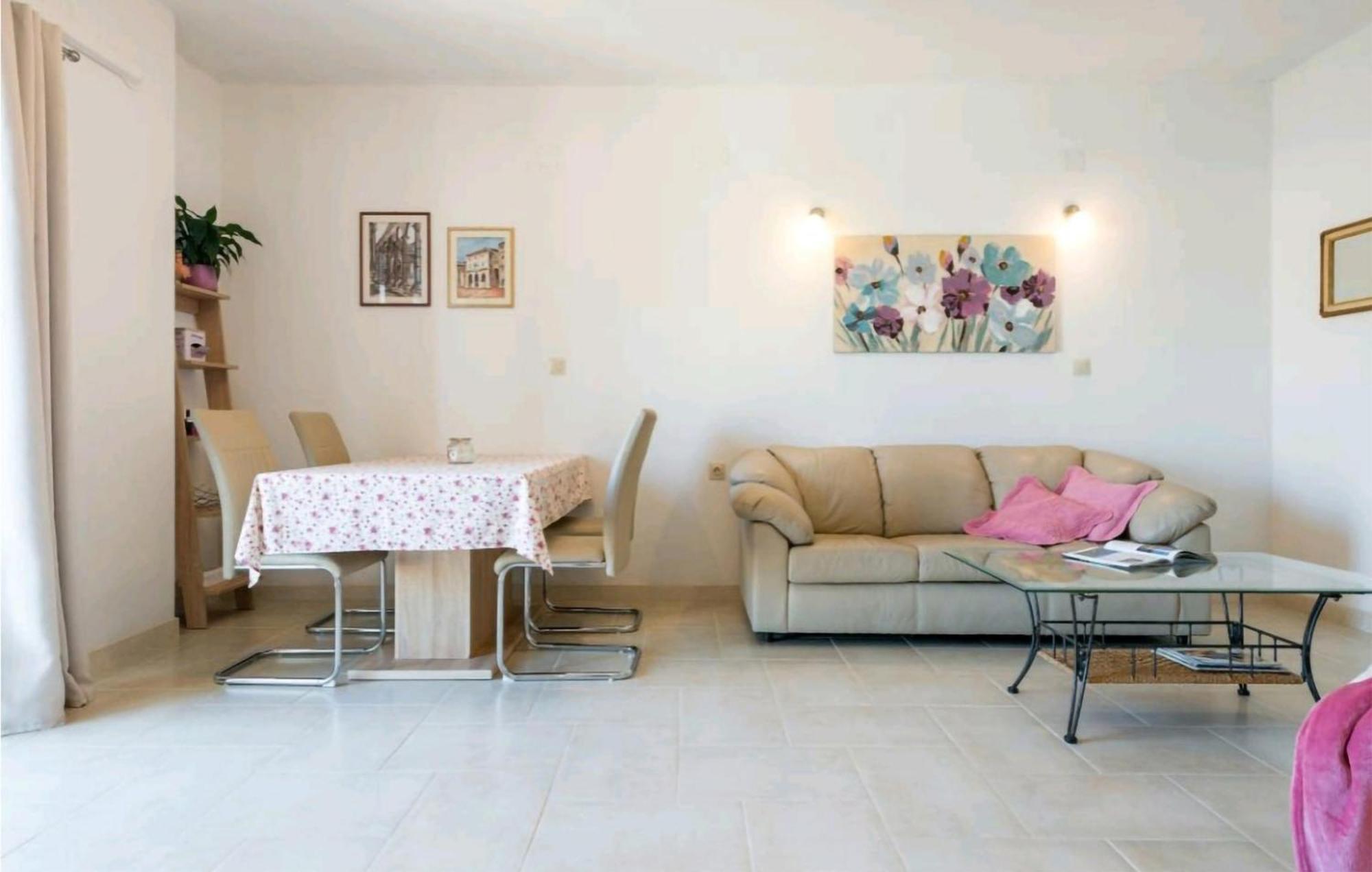 Amazing Apartment In Selca With Wifi ภายนอก รูปภาพ