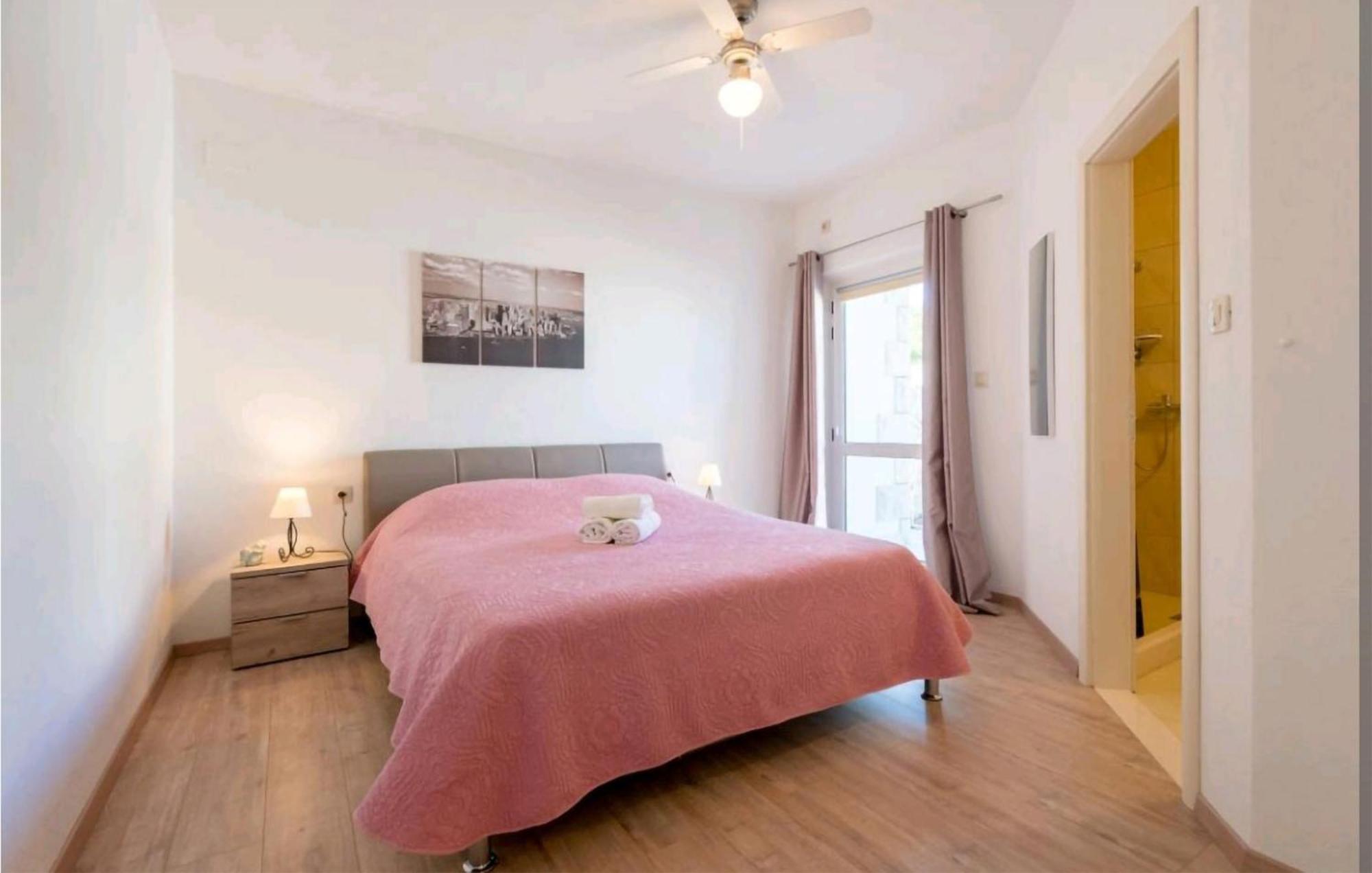 Amazing Apartment In Selca With Wifi ภายนอก รูปภาพ